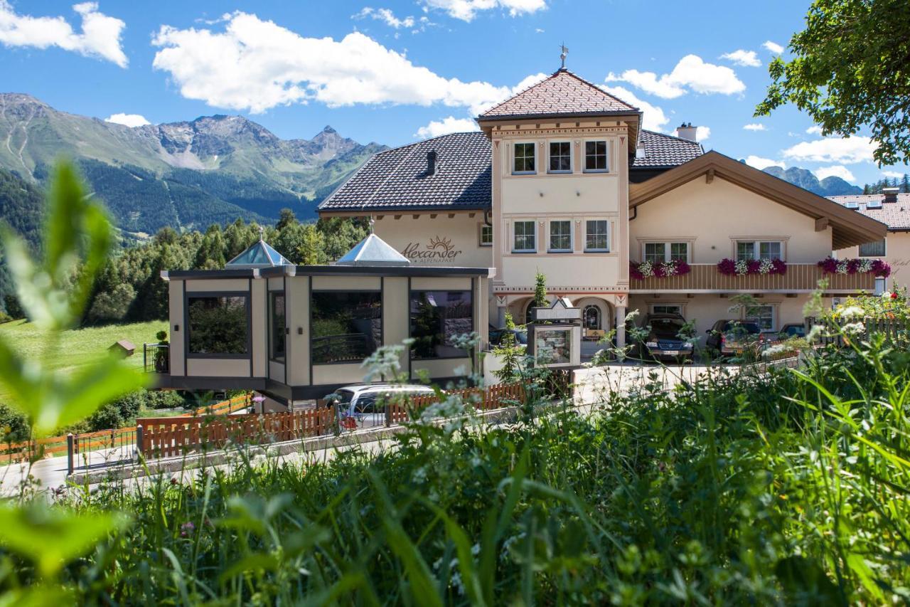 Alpenapart Ladis Ehemals Alpenapart Alexander Inklusive Sommer Bergbahnticket ภายนอก รูปภาพ